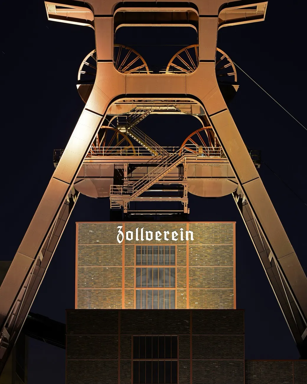 Das Fördergerüst der Zeche Zollverein in Essen, Region Rhein-Ruhr